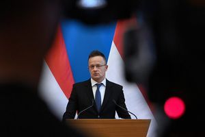 “Oskrba z energijo ni filozofsko ali ideološko vprašanje, ampak fizično, matematično” – Madžarski zunanji minister Péter Szijjártó napovedal veto, če bi EU uvedla sankcije na uvoz ruskega plina