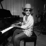 Чуйте голямото завръщане на Бруно Марс в „I Just Might“