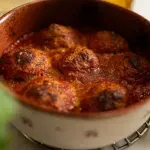 Картофени кюфтета с манголд на фурна