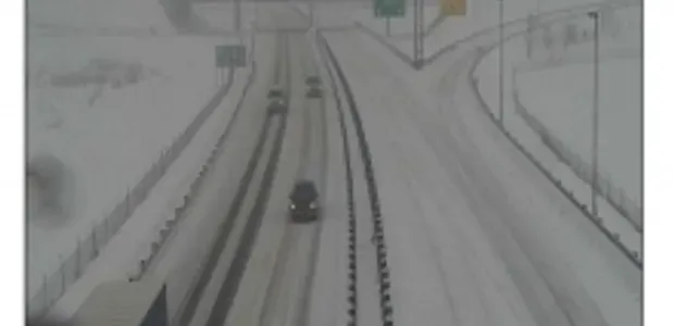 Vozniki, pozor! Po državi več nesreč zaradi snega