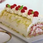 Recept za rolado s pistacijami in malinami