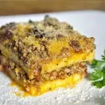 Lazanja s polento in mletim mesom, okus vas bo navdušil