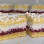 Lena pita z višnjami in kokosom, ki uspe vsakomur