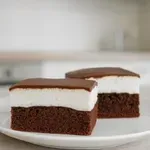 Domač Munchmallow kolač, ki navduši že ob prvem grižljaju