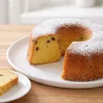 Sočen šarkelj s pomarančno aromo in koščki bele čokolade