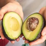 Kako shranjevati avokado, da ne bo prezorel ali porjavel?