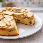 Izjemno okusno pecivo s skuto in jabolki, ki bo navdušilo vsakogar