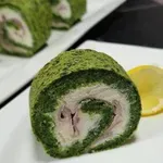 Ideja za slan prigrizek: špinača, šunka in sir v roladi