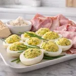 Recept: Polnjena jajca s hrenom