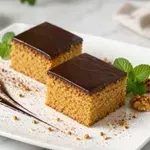 Sočno pecivo iz zdroba in marmelade, pripravljeno v 40 minutah