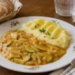 Tako okusne bučke v omaki boste želeli pripravljati vse poletje