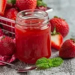 Babičin recept za jagodno marmelado, ki je polna okusa