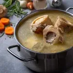 Recept: Goveja kostna juha po babičino