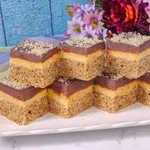 Če imate doma orehe, morate poskusiti te kocke: Tri plasti čistega užitka