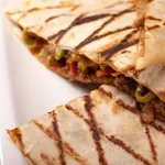 Ta recept s tortiljo in mletim mesom je obnorel splet – rezultat je slasten