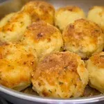 Recept: Mesni cmoki iz krompirjevega testa