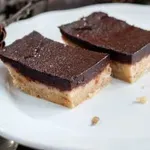 To je sladica s karamelo in čokolado, ki ji ni para