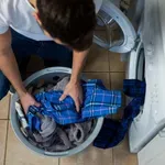 Opozorilo kemičarke: "Nikoli ne oblecite novih oblačil, ne da bi jih prej oprali – to, kar se vam lahko zgodi, ni nedolžno."