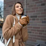 Se na stranišče odpravite šele po popiti kavi? To lahko veliko pove o vašem zdravju