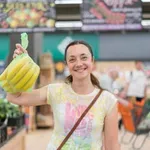 V hladilnik je postavila bananin olupek in po 15 minutah rešila težavo, ki pesti mnoge