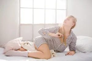 Je pravilno spati z nogavicami ali brez? Zdravnica razkriva presenetljivo resnico