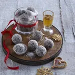 Idealne so za praznike: tako naredite zdrave čokoladne kokosove kroglice brez sladkorja