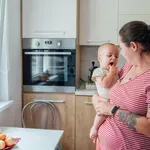 Pri 34 letih je postala babica, sledilo je nekaj, kar je šokiralo marsikoga