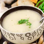 "Antibiotik juha", ki greje telo in varuje pred virusi: star recept, pripravljen v nekaj minutah