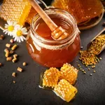 Prodajalci vas nikoli več ne bodo mogli prevarati: tako prepoznate pravi med, potrebujete le eno vžigalico