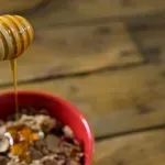 Med ali agavin sirup? Nutricionisti razkrivajo, katero naravno sladilo je boljša izbira