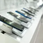 Pad isporuka pametnih telefona pokazuje da ni AI funkcije ne brišu pritisak cijena i memorije