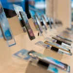 Isporuke preklopnih pametnih telefona dosegle rekord u 3. tromjesečju 2025.