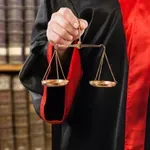 Ujedinjeno Kraljevstvo pooštrava regulaciju umjetne inteligencije i društvenih mreža