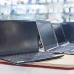 Isporuke PC računala porasle 9,3 posto u četvrtom tromjesečju 2025. i 9,1 posto na razini cijele godine