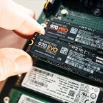 Agentna umjetna inteligencija mijenja tržište pohrane, proizvođači ističu uloge SSD-ova