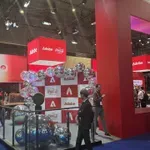 Adobe uvodi Firefly AI asistenta i spaja kreativne tokove rada s Anthropicovim Claudeom