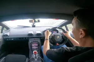 Leteči Lamborghini - tudi to je mogoče s tem modelom! (VIDEO)