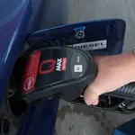 Petrol umirja žogico. To odgovarjajo ministru