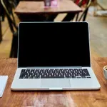 Otvara se kafić gde ljudi mogu da se „susretnu“ sa svojim digitalnim partnerima