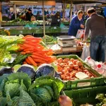 Prosečna plata ponovo ne pokriva zvaničnu prosečnu korpu