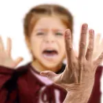 „Zakon protiv šamara“: 25 odsto roditelja i dalje smatra da je efikasan za dete