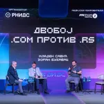 Da li je za poslovni sajt bolje da bude na .rs lii na .com domenu?