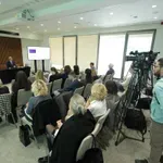 Dve trećine punoletnih građana Srbije štedi, ali tek svaki šesti investira - Biznis i Finansije