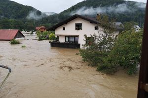 Aktivnosti Rdečega križa Slovenije ob vodni ujmi