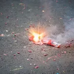 Opasna igra djece u Mostaru: Petarde završile na automobilima