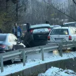 Na ulazu u Jablanicu iz Mostara prevrnuo se automobil