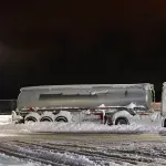 VIDEO | Na Bradini se popriječila cisterna, prometuje se otežano