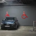 Ni visoke kazne ne daju rezultate: Mostarci i dalje parkiraju na mjesta osoba s invaliditetom