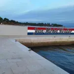 Gradonačelnica naredila uklanjanje grbova HOS-a, Vukovara i Škabrnje: "Neću dopustiti da mi itko nameće šutnju"