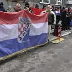 Ispred Tomaševićeva stana desničari prave afterparty nakon Thompsonovog koncerta